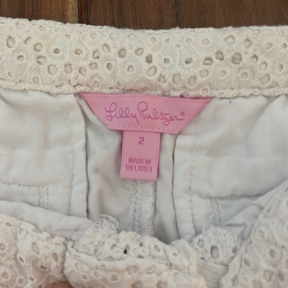 Lilly Pulitzer white eyelet shorts size 2 - Picture 3 of 3